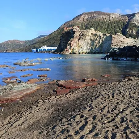 Villetta Eoliana Con Piscina Gratuita Dal 13 Luglio Al 1 Settembre